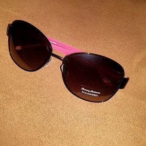 NWT Tommy Bahama sunglasses